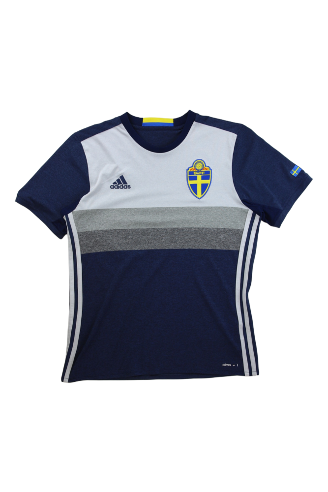 Sweden 16 Away Shirt (S)